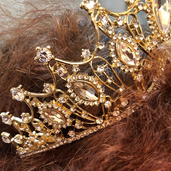 Wedding Crown Tiara - Picture 11 of 16